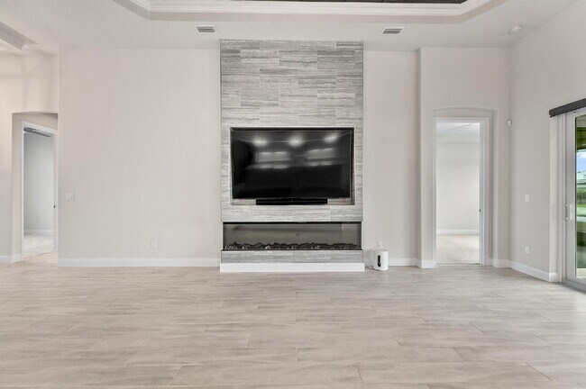 Building Photo - 128 Del Palma Dr