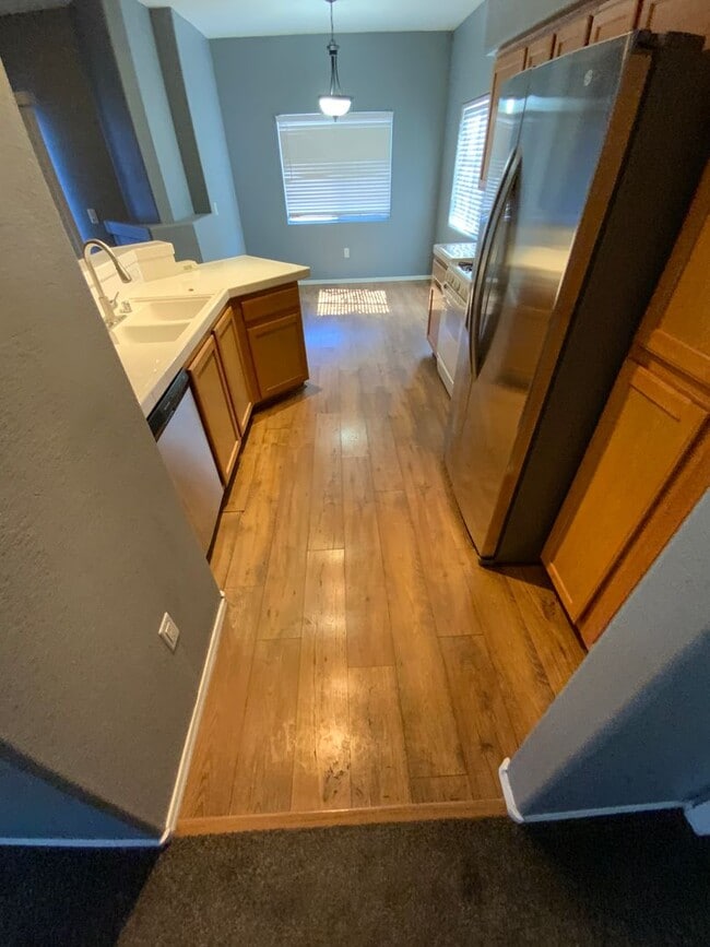 Building Photo - Summerlin  2 Bed / 2 Bath Ground floor Condo w/Fireplace