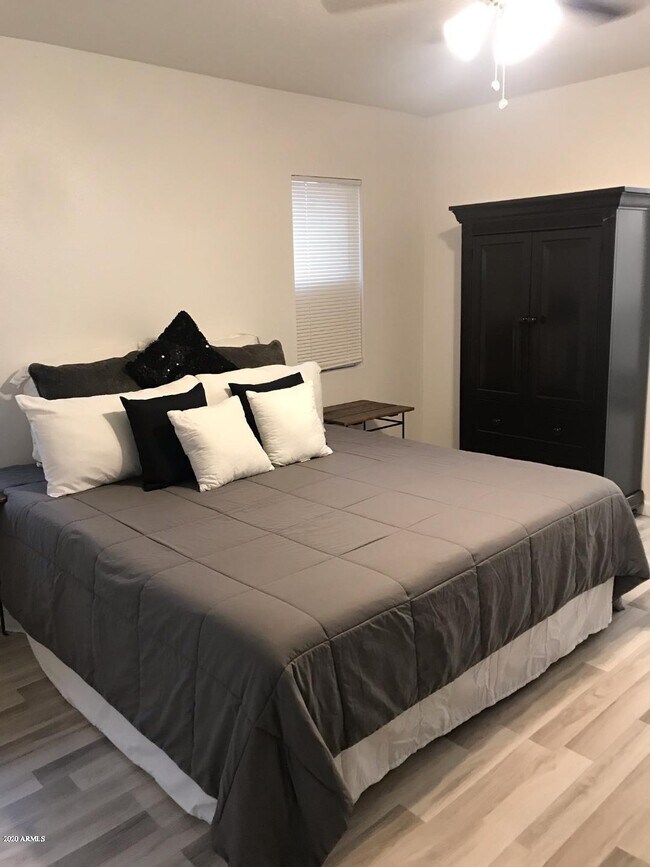 Building Photo - 3001-3038 N 38th St