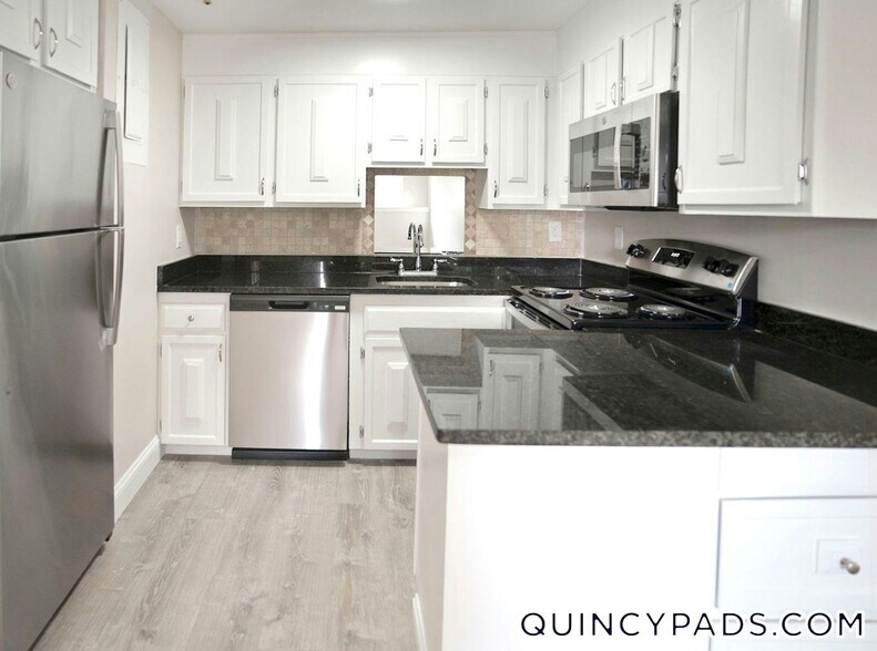 Building Photo - 71 Presidential Dr