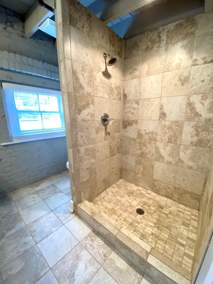 Master Shower - 1016 Jefferson St