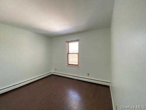 Building Photo - 10 Greenhouse Ln