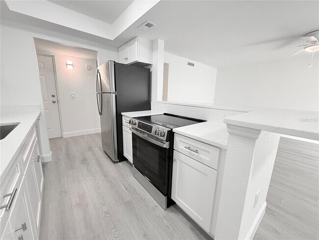 Building Photo - 776 116th Ave N