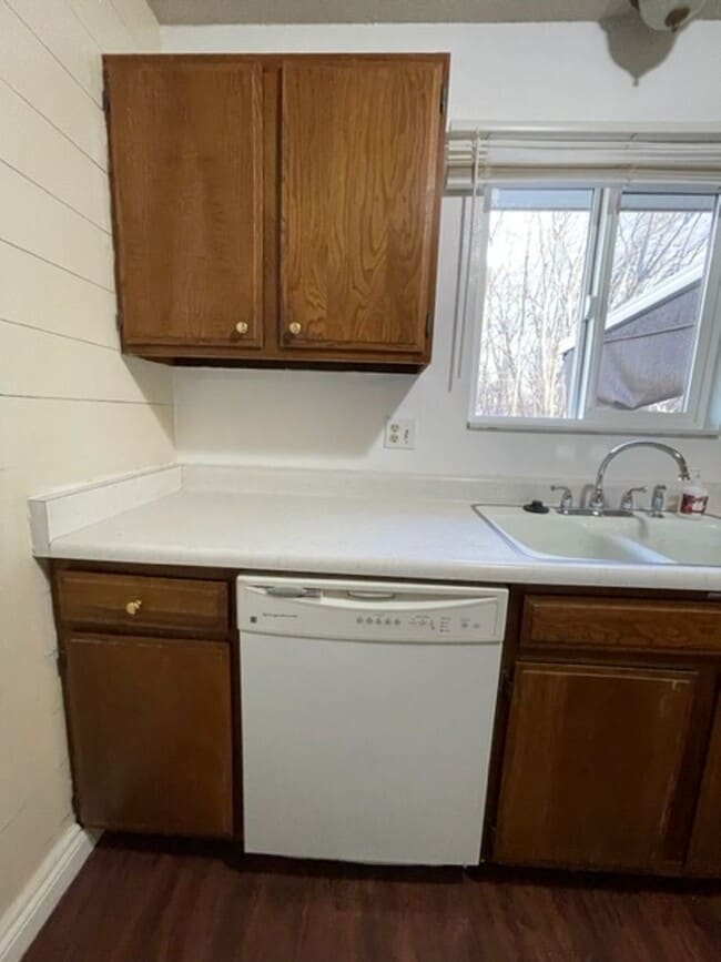 Building Photo - Redlands 3 bed 1.5 bath with yard