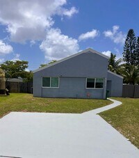 Building Photo - 8871 SW 24th Pl