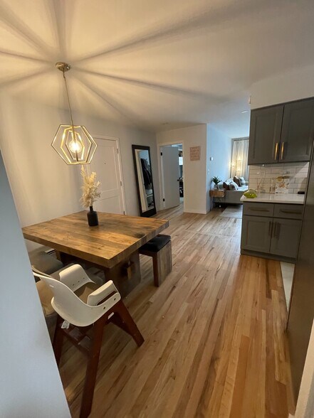 Building Photo - 229 E 237th St