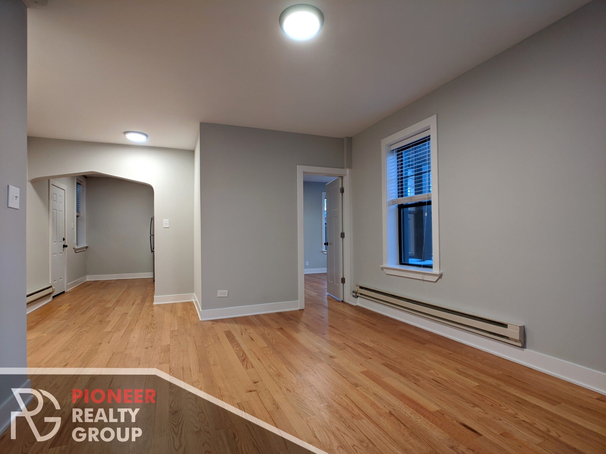Building Photo - 4409 N Wolcott Ave