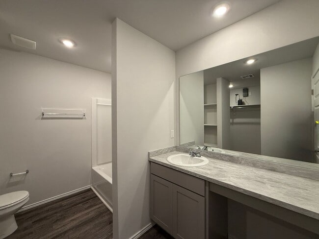 Building Photo - 9516 Gray Wolf Ln