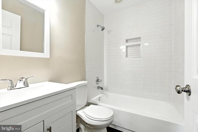 Building Photo - 1307 Farrara Dr