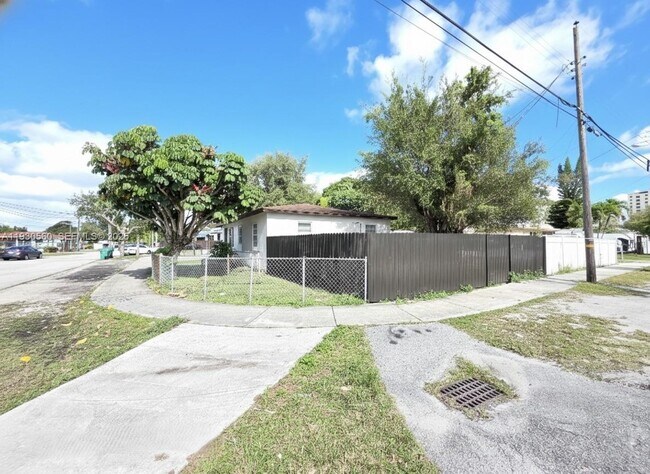 Building Photo - 3041 NW 52nd St