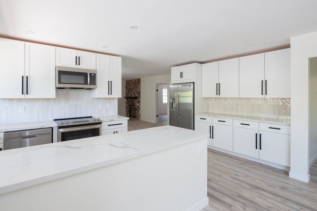 Building Photo - 3658 Lawnwood Ct