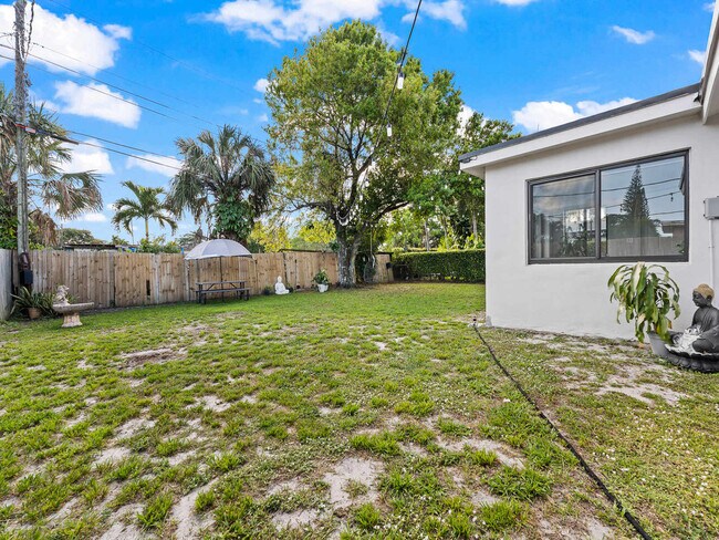 Building Photo - 2740 NW 21st St