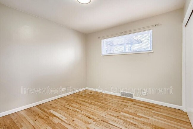 Building Photo - 3521 S Downing St