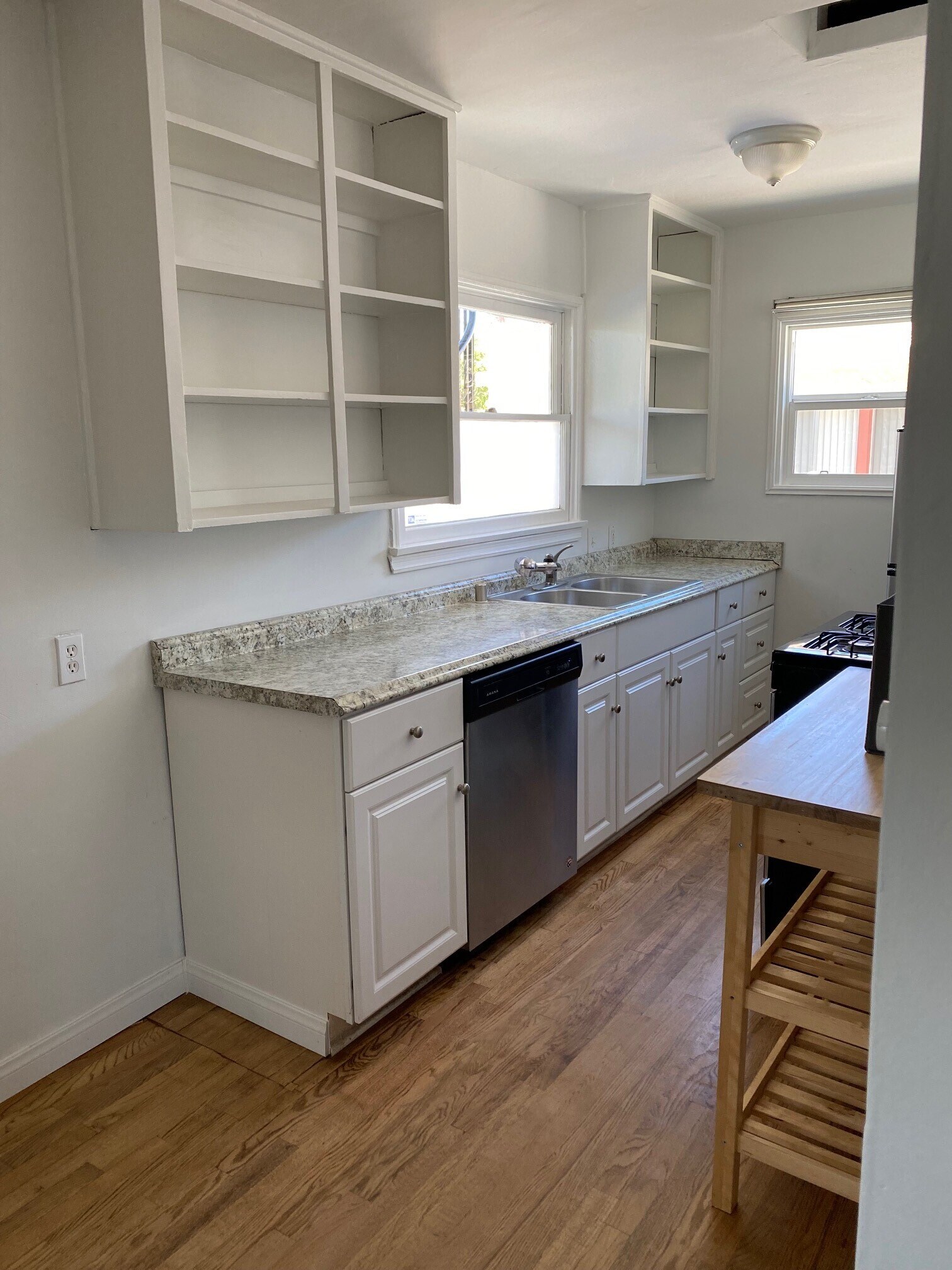 KITCHEN VU 2 - 12447 Walsh Ave