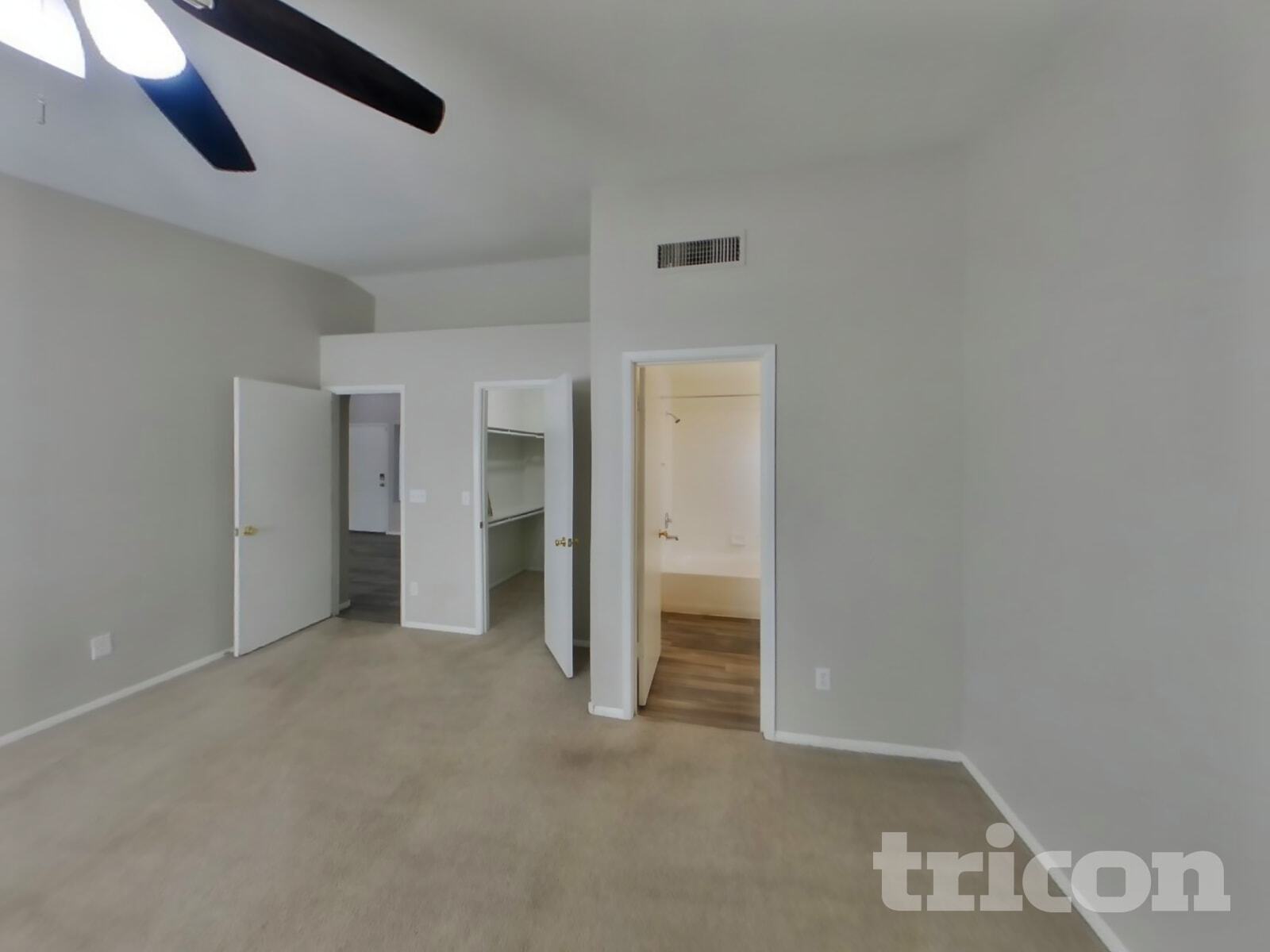 Building Photo - 4432 N 86th Dr