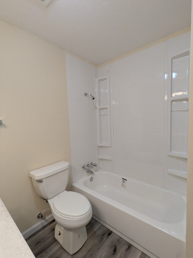 Building Photo - 904 Adams St