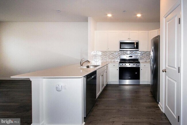 Building Photo - 117 Mazzeo Dr