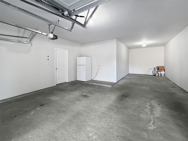 Building Photo - 2227 Clawson Falls Dr