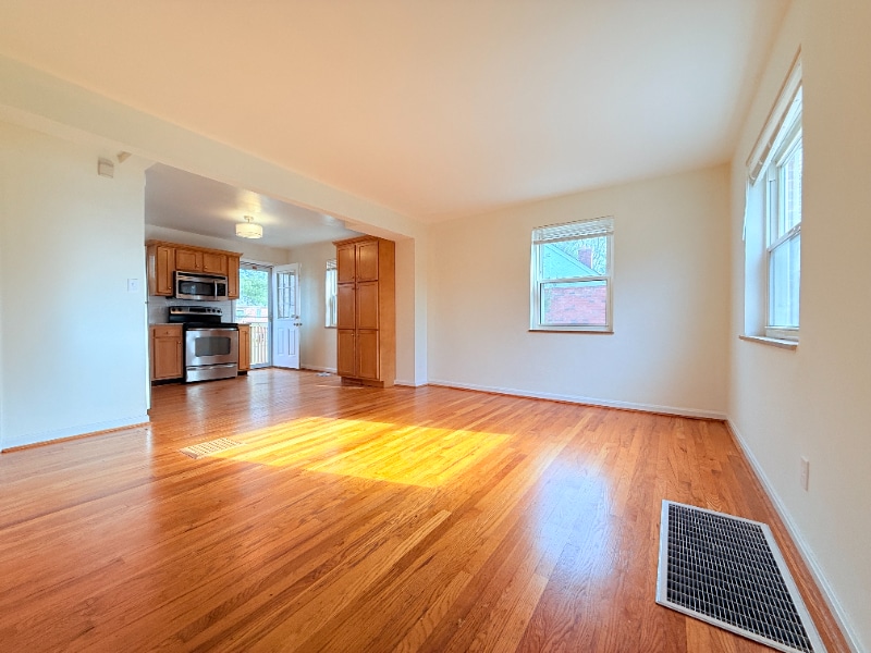 Building Photo - 4540 Victor Ave