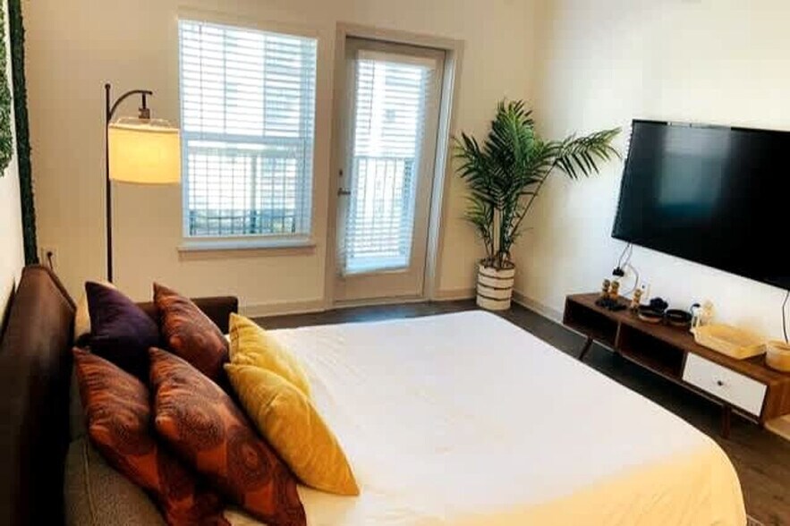 Building Photo - 14533 Star Water Rd