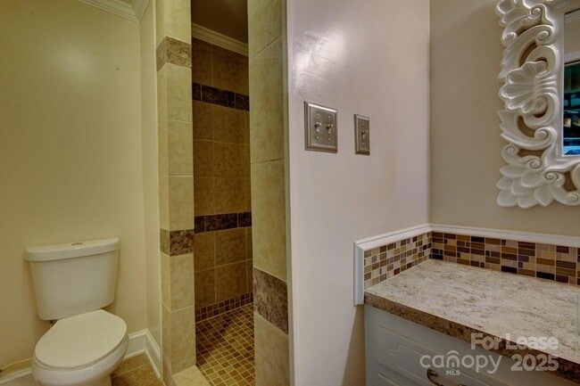 Building Photo - 6412 Tomahawk Ln