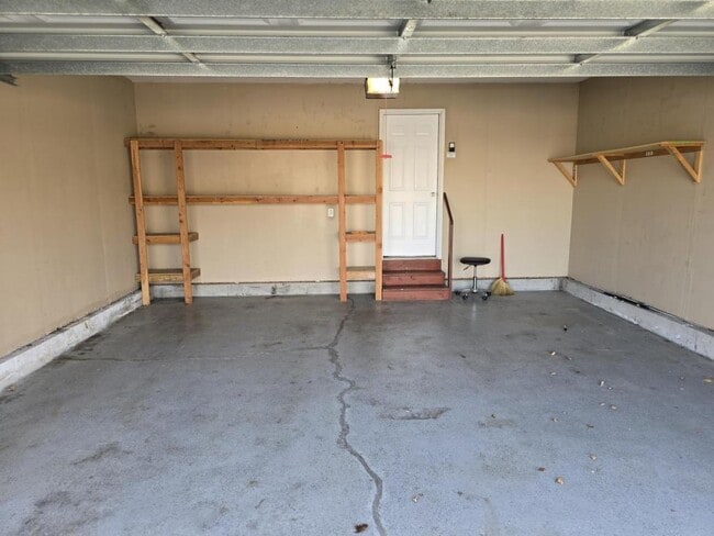 Building Photo - 4909 NE 78th St