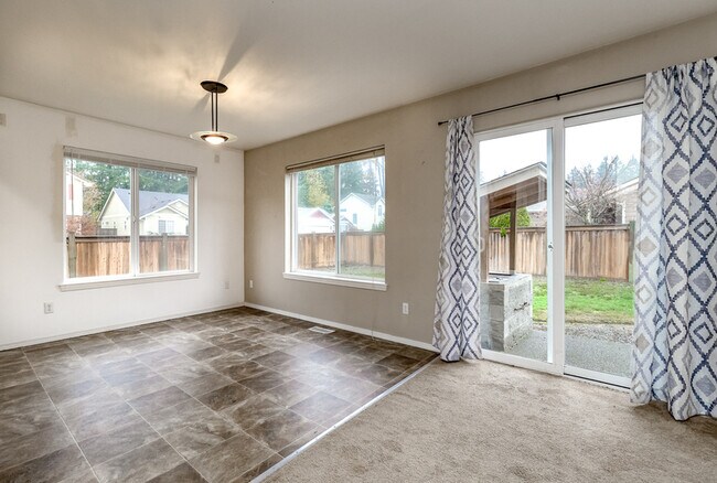 Building Photo - 12805 169th St Ct E