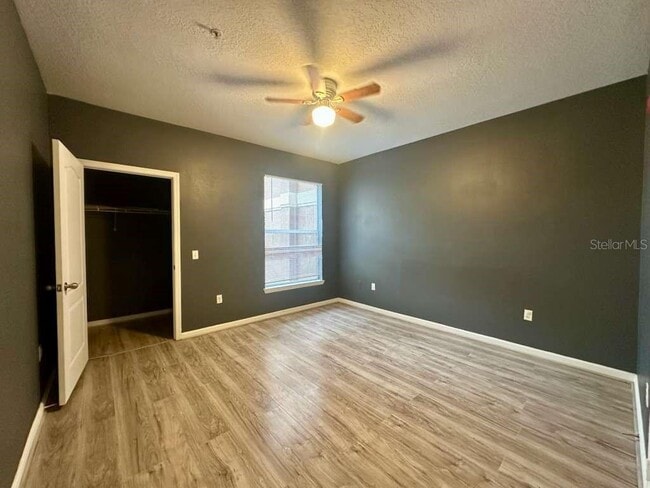 Building Photo - 8836 Villa View Cir