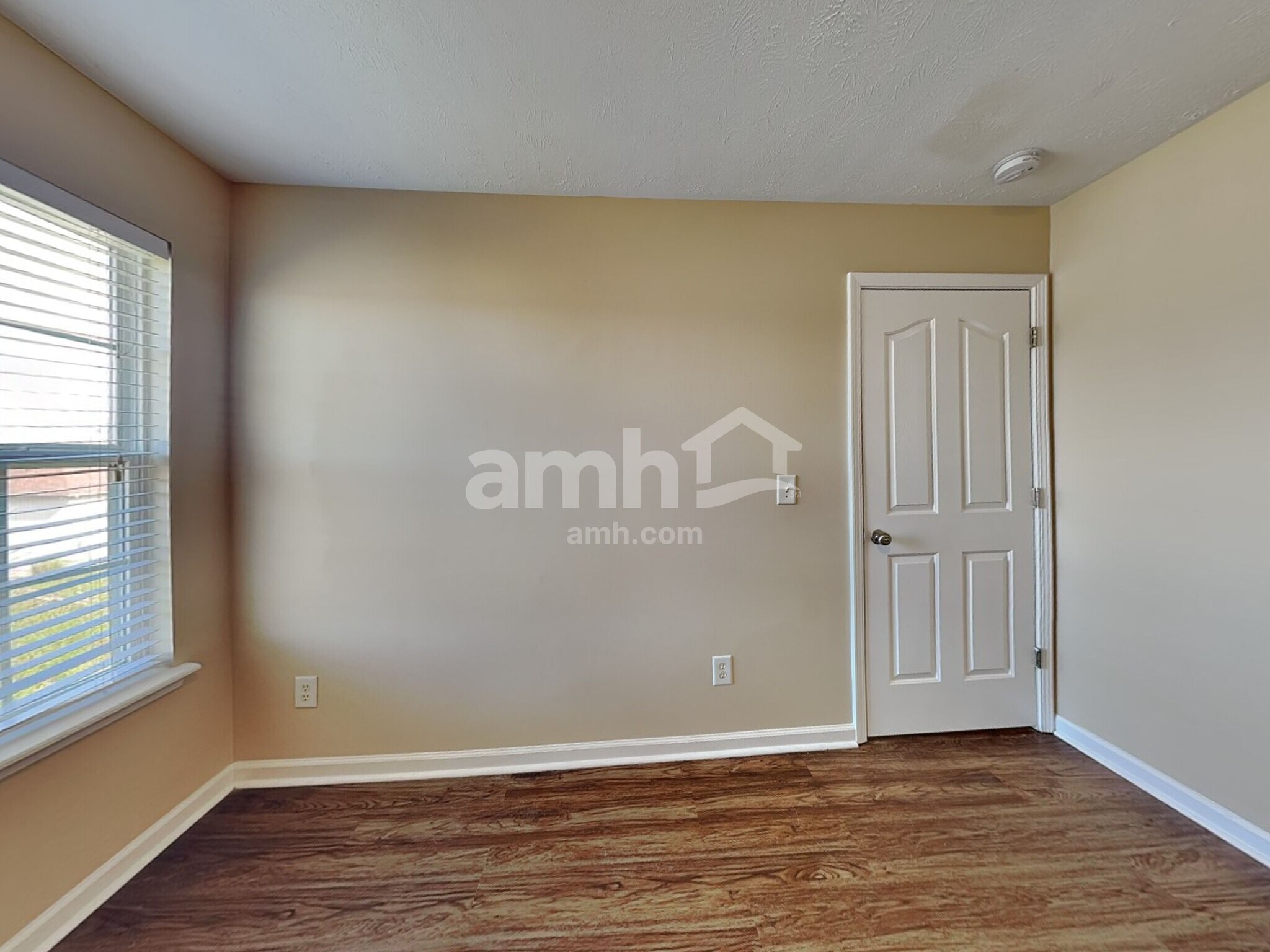 Building Photo - 3129 Skinner Dr