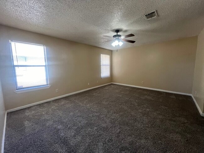 Building Photo - Remodeled townhome! 2 story with loft & 2 car garage with yard! Beautifully Remodeled Townhome – ...