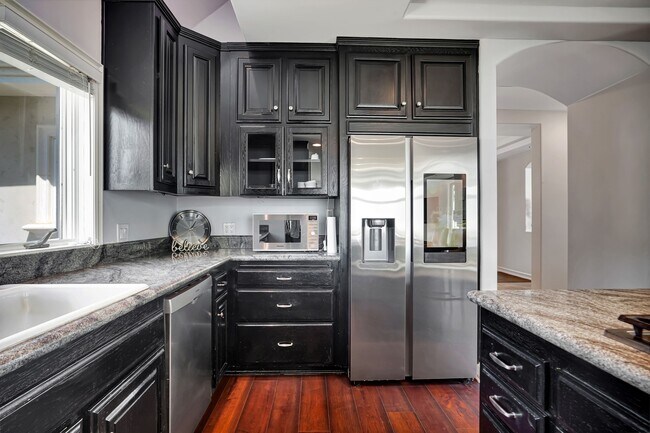 Building Photo - 3000 Sequit Dr
