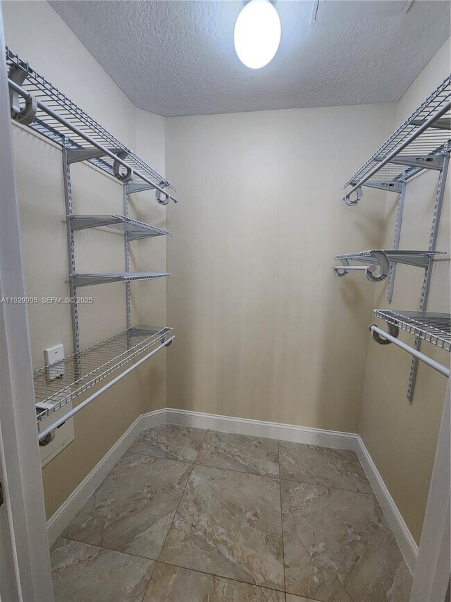 Building Photo - 3001 NE 185th St