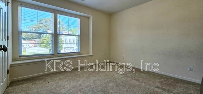 Building Photo - 210 Benthall Rd