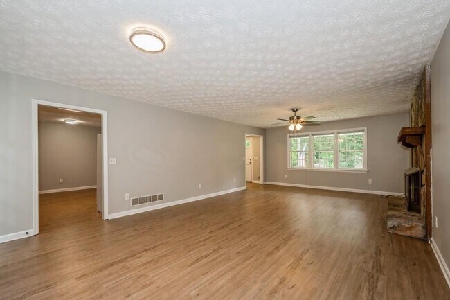 Building Photo - 1763 Sherman Ln