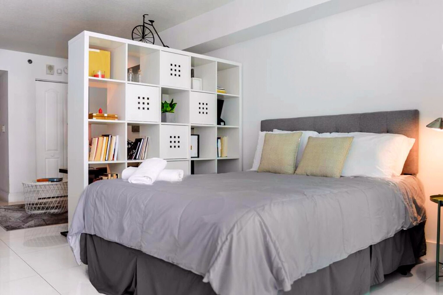 Building Photo - 1 SE 12th St