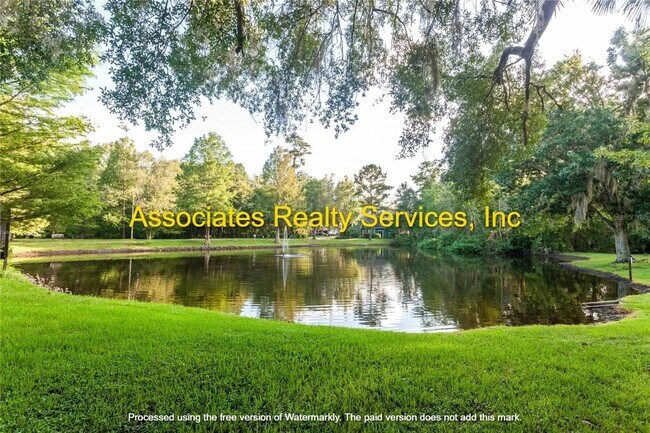 Building Photo - GREAT LOCATION-  3 Bedroom- LOOK!