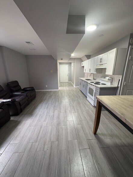 Building Photo - 53 Oakland Ter