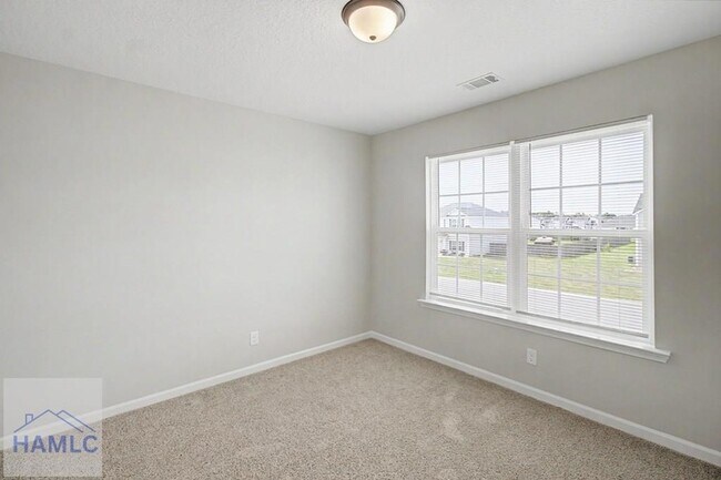Building Photo - 18 Sunflower Cir NE