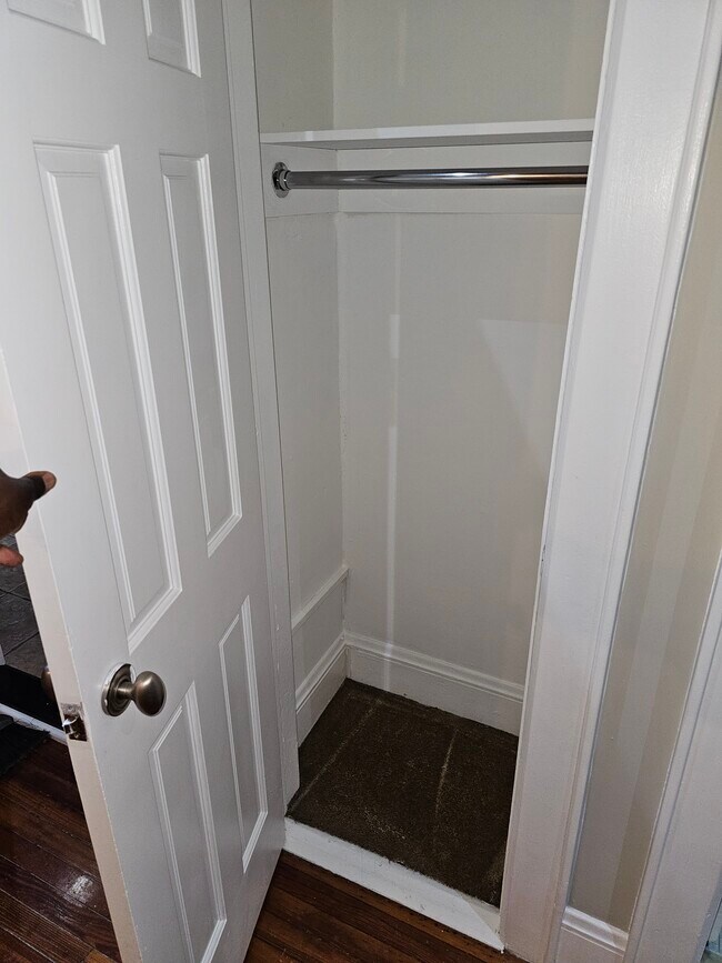 Building Photo - 28 Hartwell Pl