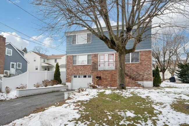 Building Photo - 52 Post Pl