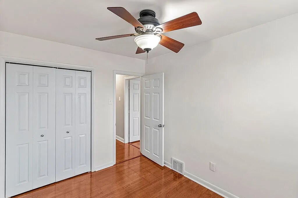 Building Photo - 802 Loney St