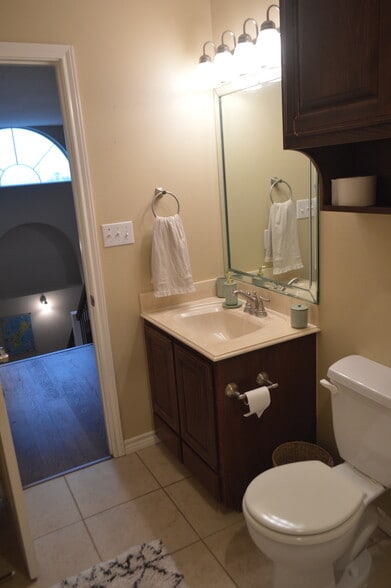 Building Photo - 1603 Margaret Ln