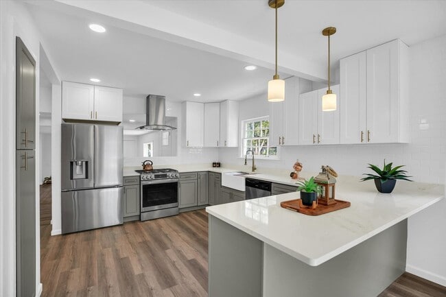 Building Photo - 1212 W Healey St