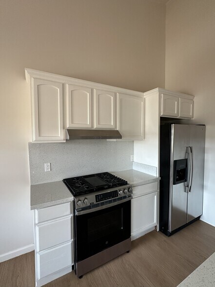 Kitchen - 1035 Myrtle Ave