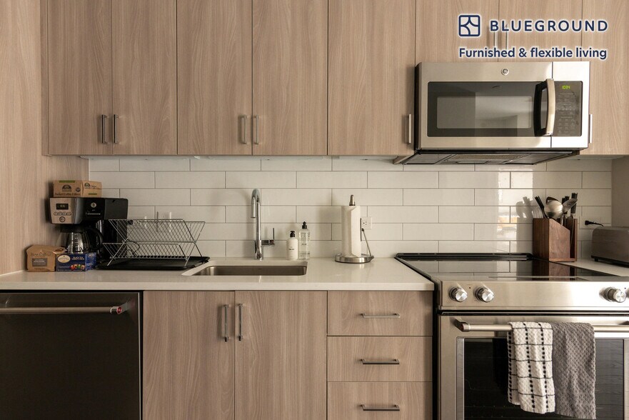 Building Photo - 4901 Montgomery Ln