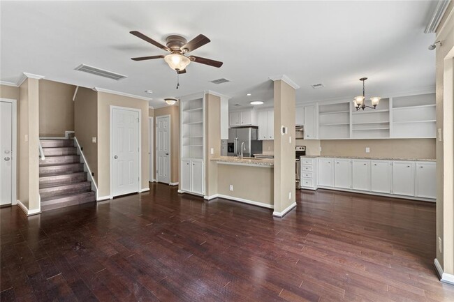 Building Photo - 3845 Ranch Rd 2222