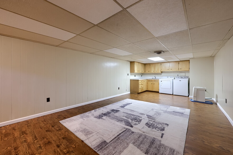 Building Photo - 123 N Spruce St