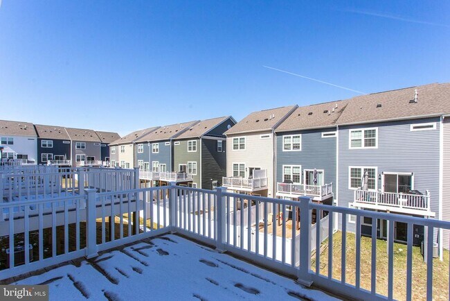 Building Photo - 5039 MacDonough Pl