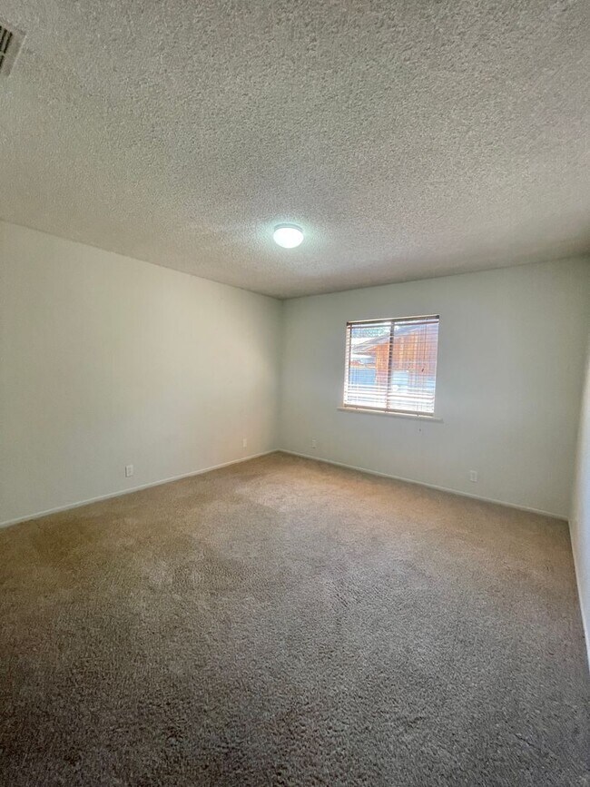 Building Photo - 2 bedroom 2 bathroom Heritage Ranch Home Available 9/1/26 **Do Not Disturb Tenants**