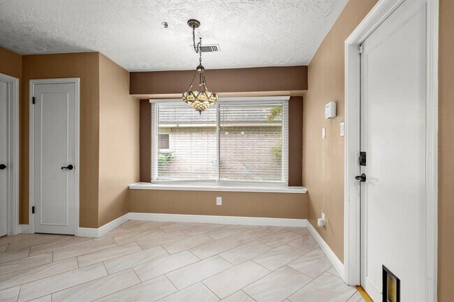 Building Photo - 13426 Nevermore Dr